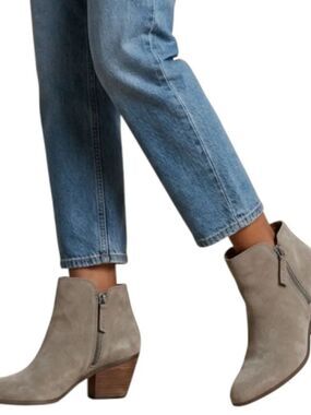 NWT Frye Judith Zip Bootie Suede Block Heel Side Zip Ankle Boot Ash Gray Size 9M